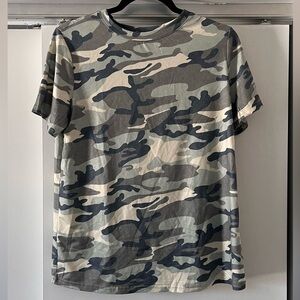 Amazon Camouflage Women's Short Sleeve Tee